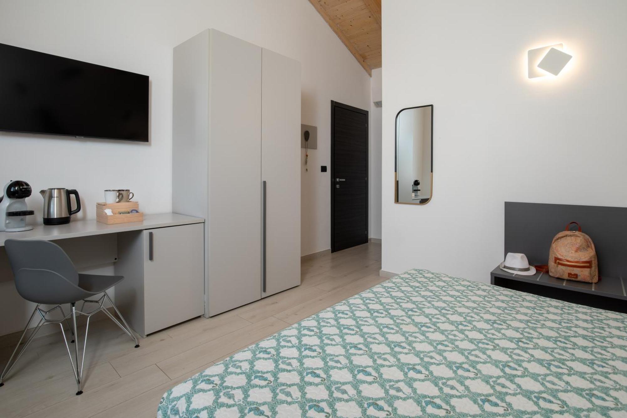 Theodore Rooms San Teodoro  Bagian luar foto